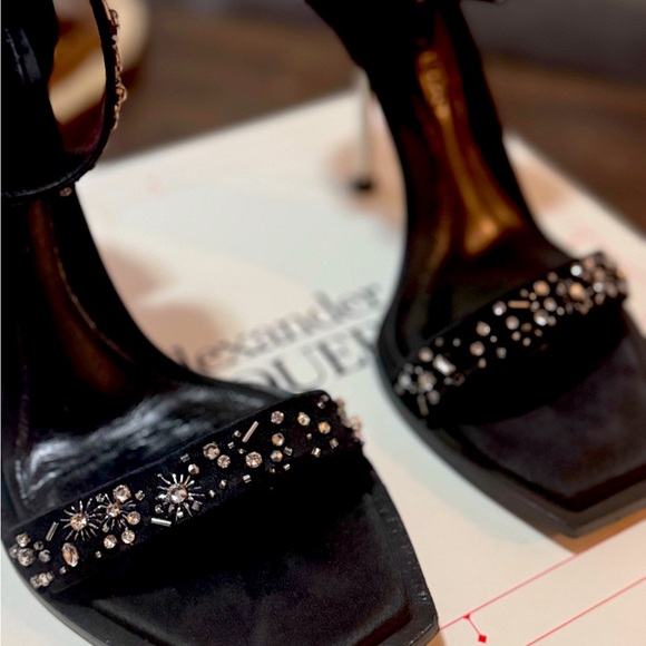 Alexander McQueen Punk Comet Crystal Sandal Heels- Black, Like New - Picture 3 of 7